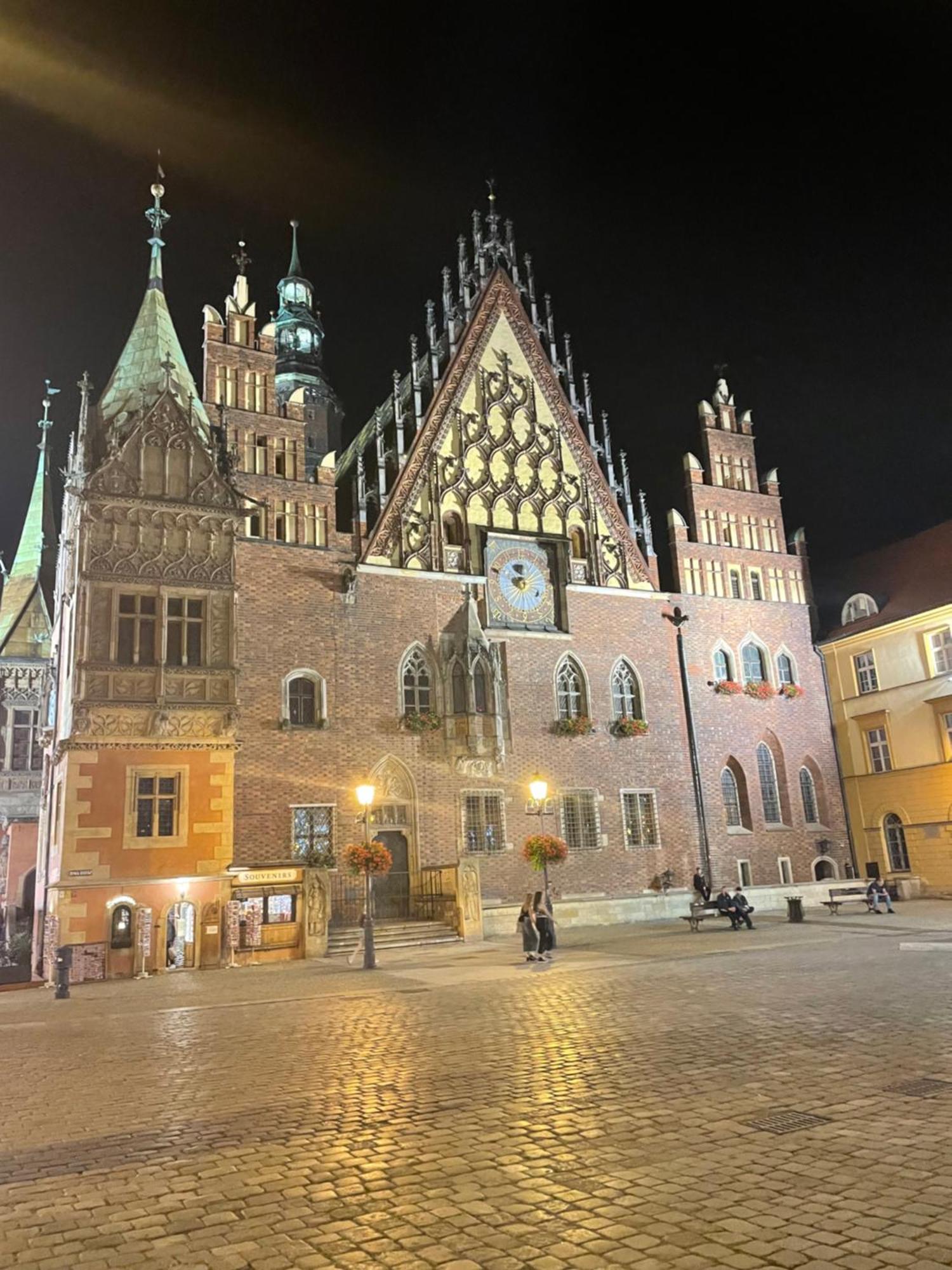 Beige Mood City Apartment Wroclaw Exterior photo
